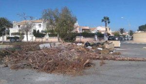 Compromís por Orihuela vuelve a poner el foco sobre la acumulación de basuras en la Costa