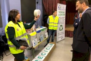 El alcalde apoya la campaña de reciclaje entre los escolares con una visita al colegio Jorge Guillén