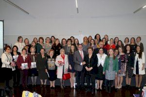 Homenaje a las Reinas del Encuentro para conmemorar el 75 aniversario de la Junta Central de Hermandades de Semana Santa