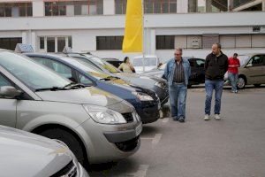 Vila-real celebra la Fira Motor-2 amb més de 200 vehicles d'ocasió - (foto 4)