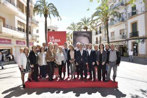 El PSOE de Xàbia presenta su lista electoral en un multitudinario acto en la Placeta del Convent