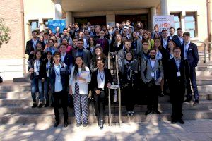 El equipo de la UJI Santi’s Team inicia la Liga de Debate Universitaria de la Red Vives