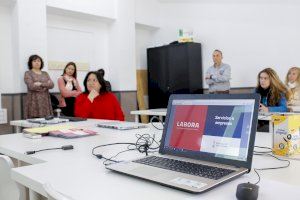 El CFO acoge un encuentro entre empresarios de l’Alfàs y responsables de la oficina LABORA