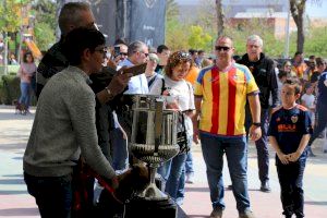 Torrent vibra con el centenario del Valencia CF