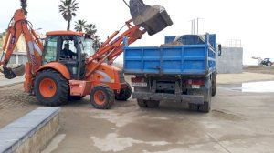 Alboraia contínua amb els treballs de neteja i recuperació en les seues platges de Port Saplaya i Patacona - (foto 2)