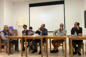 Els últims "enceseros" i la fascinació de pescar penjats del penya-segat - (foto 2)