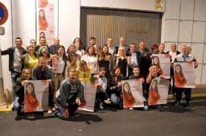 Al voltant de 50 persones acompanyen a la pegada de cartells a Oropesa a la candidata socialista al crit de ‘María alcaldessa’ - (foto 2) Al voltant de 50 persones acompanyen a la pegada de cartells a Oropesa a la candidata socialista al crit de ‘María alcaldessa’ - (foto 2)