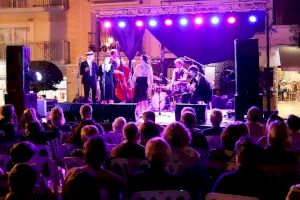 Éxito de público en el primer concierto del ‘Benidorm Music Jazz’en la Plaça de la Senyoria