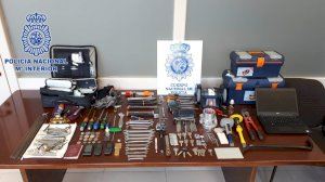 La Policía Nacional desarticula un grupo organizado itinerante especializado en el robo de pisos - (foto 2)