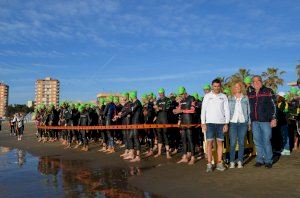 Oropesa del Mar reúne a más de 450 triatletas y corona a los campeones autonómicos