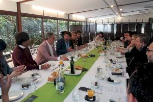 El alcalde se compromete con Apeha a la doble o triple recogida de residuos diarios de la hostelería y a agilizar las licencias de actividad - (foto 2) El alcalde se compromete con Apeha a la doble o triple recogida de residuos diarios de la hostelería y a agilizar las licencias de actividad - (foto 2)