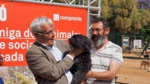 Ribó anuncia la creación de zonas de socialización para perros en cada barrio y una web municipal para facilitar las adopciones