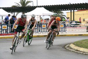 El primer triatló de la temporada reunirà 500 escolars el 25 de maig a la platja de Puçol - (foto 2)