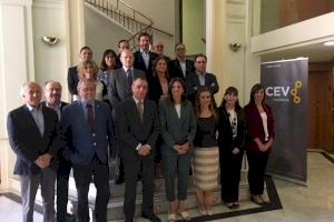 Sandra Gómez impulsará un Ayuntamiento del siglo XXI con la agilización de trámites para favorecer la actividad empresarial - (foto 2) Sandra Gómez impulsará un Ayuntamiento del siglo XXI con la agilización de trámites para favorecer la actividad empresarial - (foto 2)