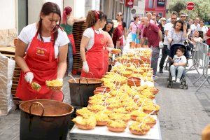 La festa de les Calderes reuneix milers de persones a Almassora