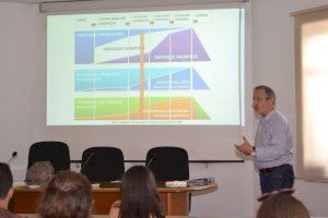 El Hospital Doctor Moliner forma en Cuidados Paliativos a MIR de distintas especialidades