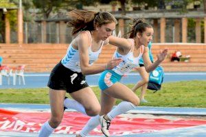 La joven atleta almussafense Sonia Charco, campeona autonómica en 150 metros en los Juegos Deportivos de la Comunitat Valenciana - (foto 3)