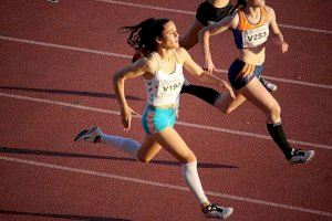 La joven atleta almussafense Sonia Charco, campeona autonómica en 150 metros en los Juegos Deportivos de la Comunitat Valenciana - (foto 5)
