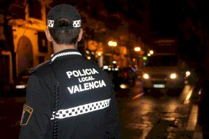 Detenido por agredir a un policía cuando asistía en un accidente en Valencia