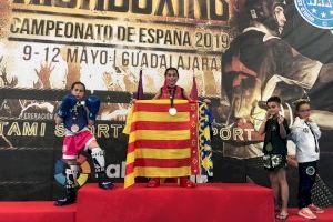 Los jóvenes campeones nacionales de Kickboxing del Club Kaizen visitan el Ayuntamiento de Burriana