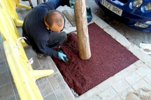 Paterna rellenará más de 300 alcorques con caucho continuo y drenante para mejorar la accesibilidad peatonal