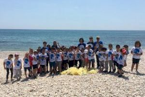 Alumnos del CEIP Lo Campanar realizan una recogida de residuos en el Parc Natural de la Serra d’Irta