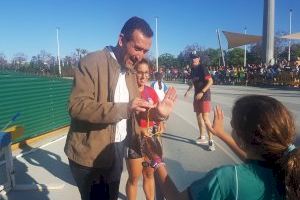 La XXVI Milla Escolar reúne 1.200 participantes en el estadio de atletismo Manolo Jaén