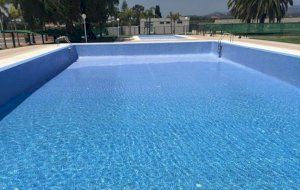 Rescaten a un xiquet de quatre anys de morir ofegada en una piscina d'Alginet