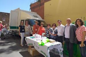 Cerca de sesenta personas pasan en Burjassot por la Unidad Móvil de Información y Prevención del cáncer