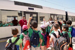 Metrovalencia recibe la visita de alumnosdel Colegio Ausias March de Picanya