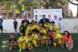 El alcalde entrega los trofeos a los ganadores del XIII Torneo Ciudad de Alicante ‘Jóvenes contra la Droga’