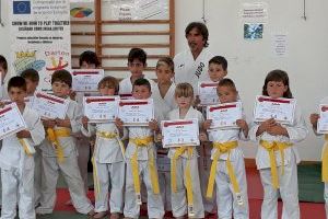 La Escuela de Judo de Aspe despide el curso en el Pabellón Deportivo Municipal