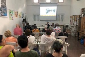 Se celebra la primera conferència sobre la manifestació modernista