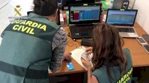 La Guardia Civil detiene a 35 personas por falsificar tarjetas bancarias