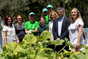 Representants de la Comissió Europea visiten el taller 'Et Formem' de Bétera finançat pel Fons Social Europeu a través de Labora