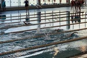 Más de 200 nadadores en el Campeonato Intercentros de Aqualia celebrado en Villena - (foto 2)