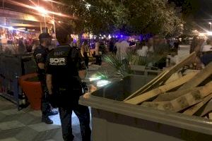 Más de 30.000 personas celebran la noche de San Juan en las playas de Alicante