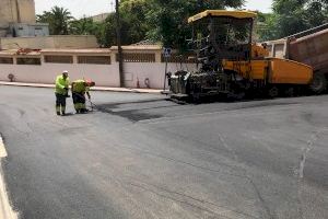 Buñol arranca la primera de las tres fases de asfaltados que mejorarán el firme de calles, badenes y caminos rurales