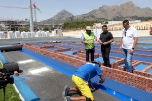 La “Pista de Atletismo” empieza a tomar forma con la superficie de competición