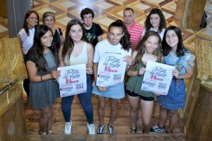 El Taller de Teatro de Juventud representa las obras ‘Fuenteovejuna’ y ‘¿Quién me compra un lío?’ en el Teatro Castelar de Elda