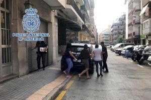 La Policía Nacional detiene a tres mujeres que sustrajeron las tarjetas bancarias a su víctima para utilizarlas posteriormente de forma fraudulenta