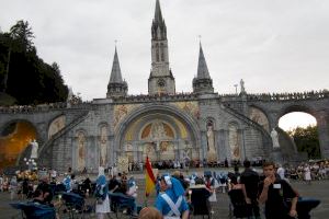 Cerca de 600 personas acompañan a los enfermos a Lourdes desde la Diócesis de Orihuela - Alicante