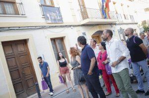 Las calles del casco antiguo acogen la exposición fotográfica 'Balconades de Cine'