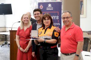 Jorge Rodríguez felicita al voluntariat de Protecció Civil Ontinyent al XXX aniversari de l’agrupació - (foto 2)
