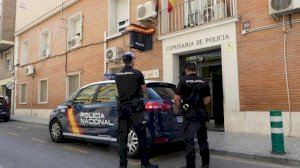 La Policía Nacional ha desarticulado un punto negro de venta de sustancias estupefacientes al menudeo en Orihuela