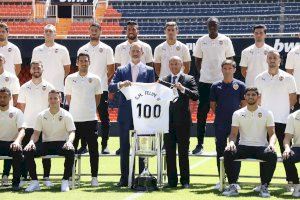 El Rey honra al Valencia CF en su centenario