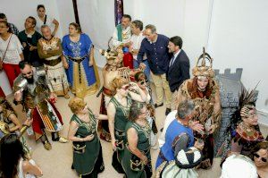 El alcalde inaugura la nueva sede de la Asociación de Comparsas de Moros y Cristianos de San Blas en el cierre de la trilogía festera - (foto 3)