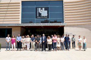 La UMH guarda tres minutos de silencio por la última víctima de violencia de género en Elche