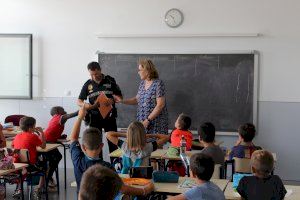 Els xiquets de l'Escola d'Estiu de Borriana reben el Diploma de Bon Conductor