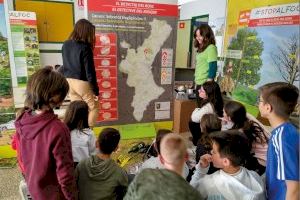 La exposición 'Stop al foc en ruta' enseña a 2.500 estudiantes cómo prevenir los incendios forestales de origen humano